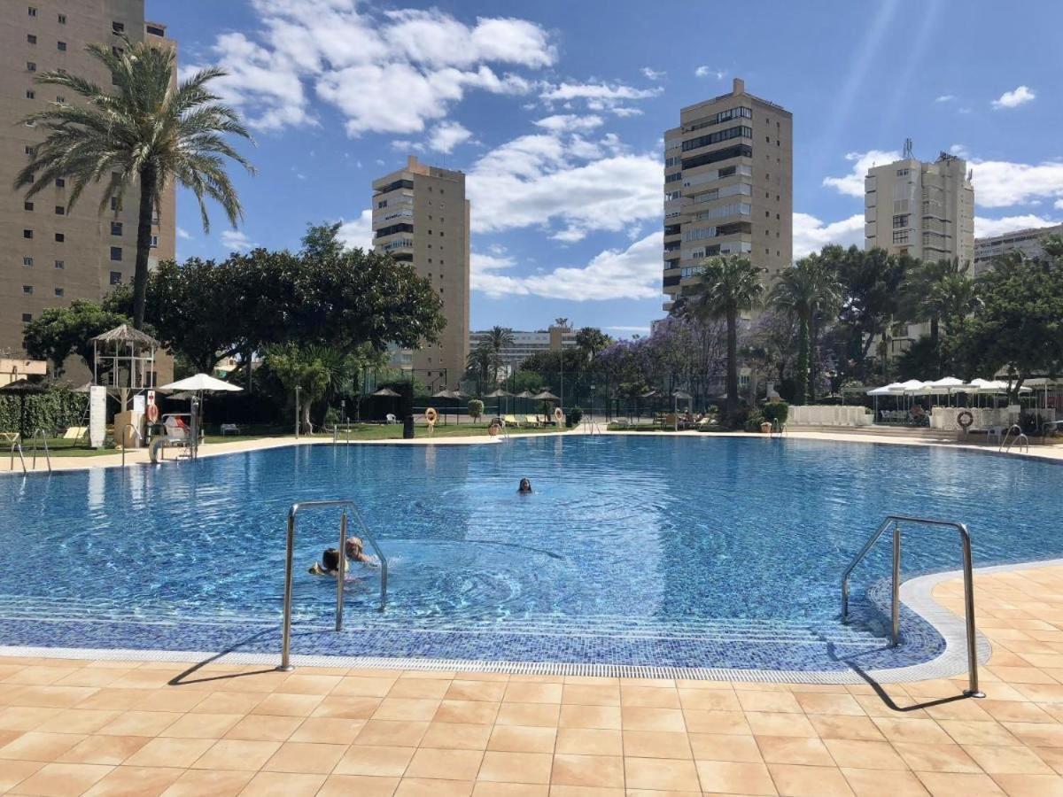 Exclusive Beachfront Apartment Torremolinos - Pool - Paddle - Tenis - Wifi - Central Aircon Ngoại thất bức ảnh